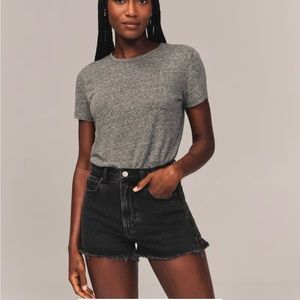 NWOT. Abercrombie and Fitch high waisted cut-off mom short. Size 34/18.